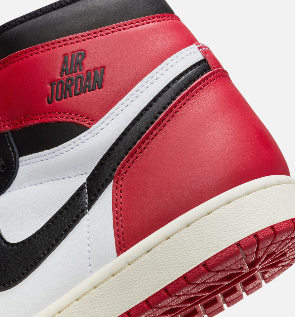 Air Jordan 1 Retro High OG Black Toe Men's Sneakers - White/Black/Varsity Red/Sail
